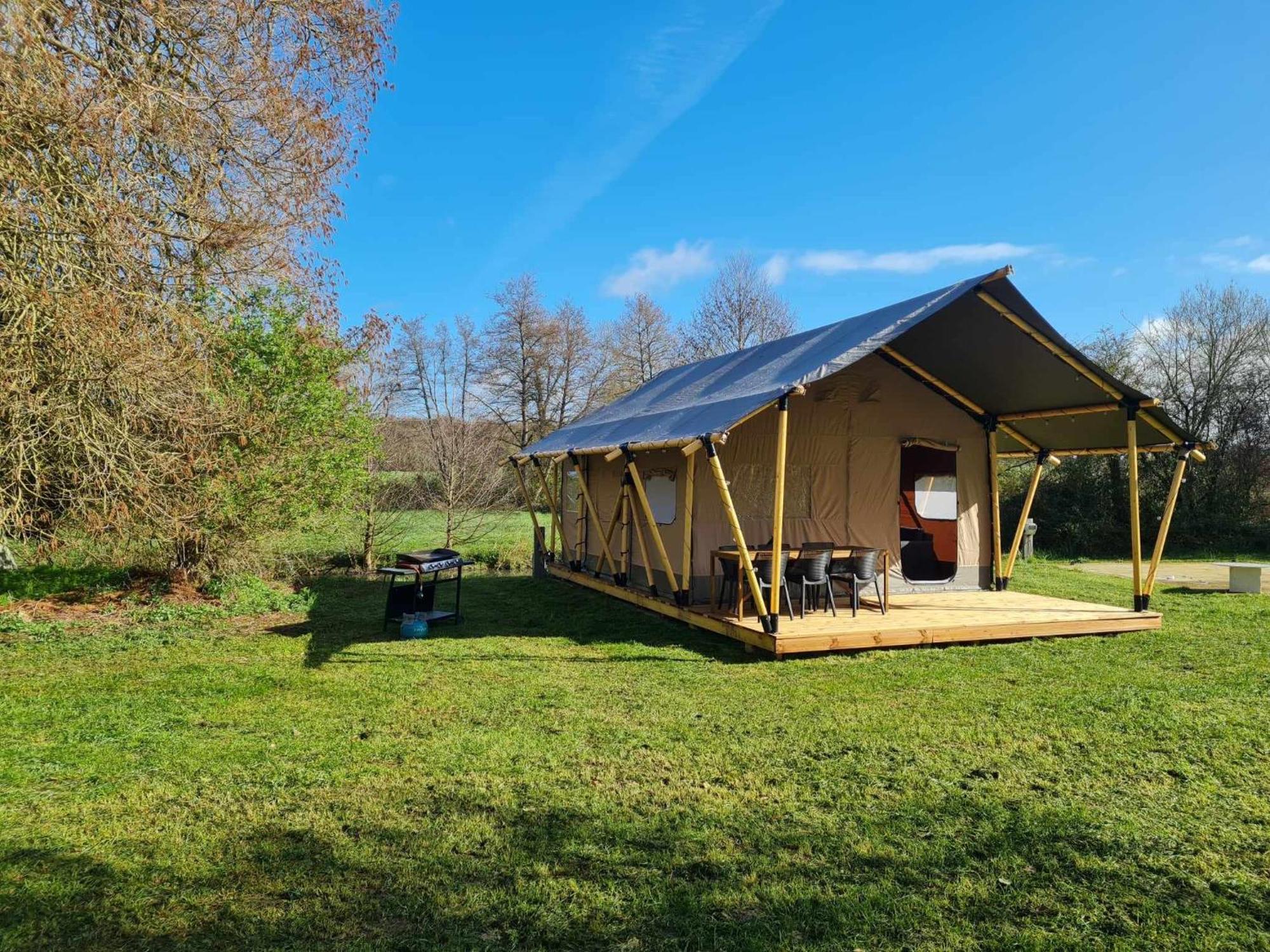 Camping De La Touche Ligueil Exterior foto